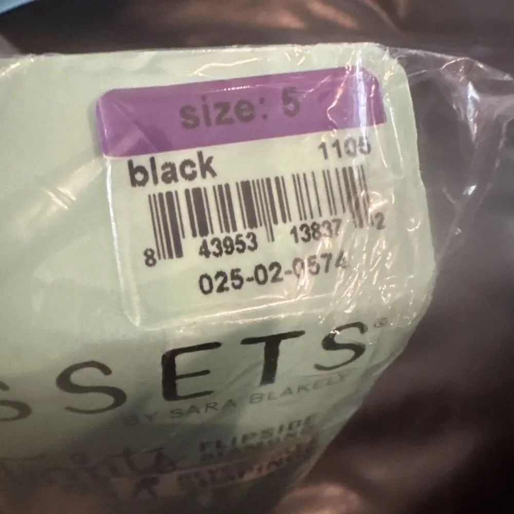 Love Your Assets Sara Blakely Flipside Diamond Shaping Tights Black 1105 Size 5